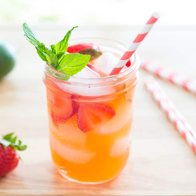 Minty strawberry lemonade